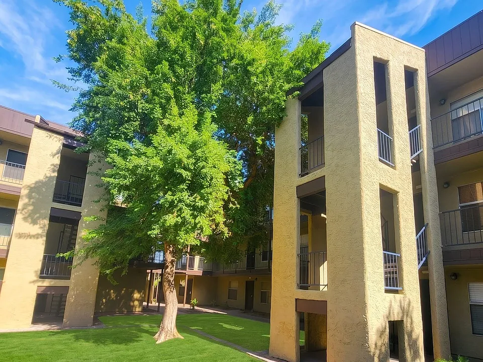 461 W Holmes Ave #350