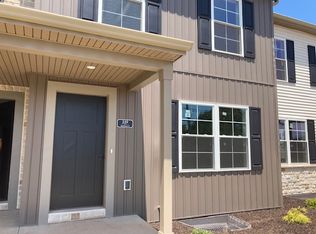 559 W Maple Grove Rd, Denver, PA 17517