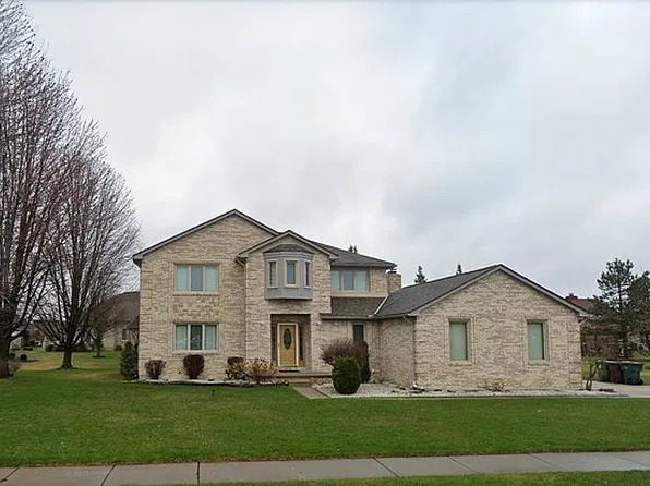 47630 Robins Nest Dr, Shelby Township, MI 48315