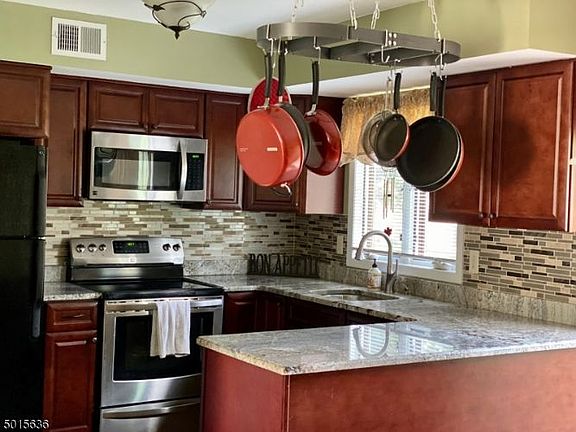 3rd image of 202 Dakota Dr Unit 202