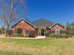 65 Lakeland Cir, Petal, MS 39465