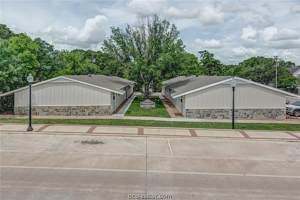 1 bed, 400 sqft, $750 — Photo 1