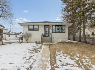1617 N Hickory St, Crest Hill, IL 60403