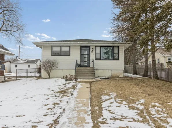 1617 N Hickory St, Crest Hill, IL 60403