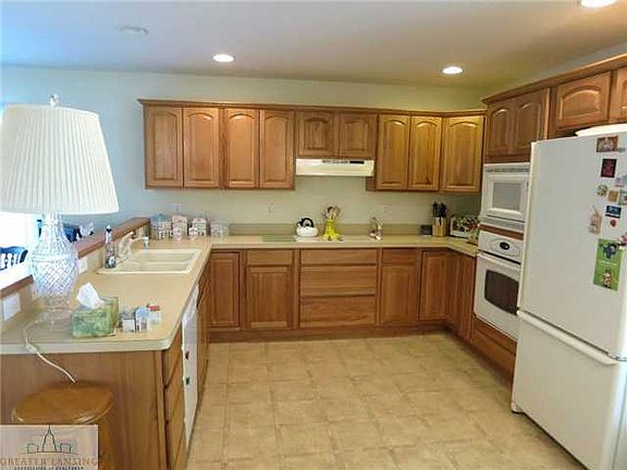 3rd image of 13665 Pearwood Dr