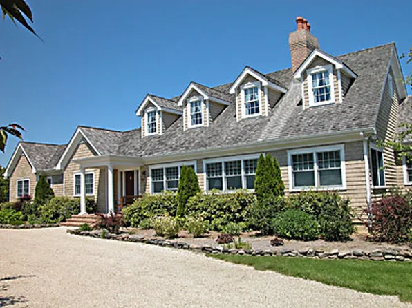 https://photos.zillowstatic.com/fp/8fe397cfd81183fb89def439bbd9677c-p_e.webp
