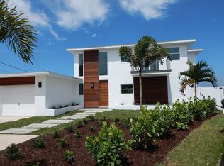 16117 4th St E, Redington Beach, FL 33708