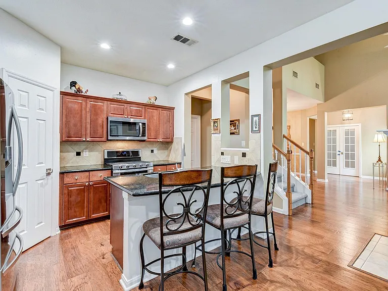 10222 Thornleaf Ln — Photo 7