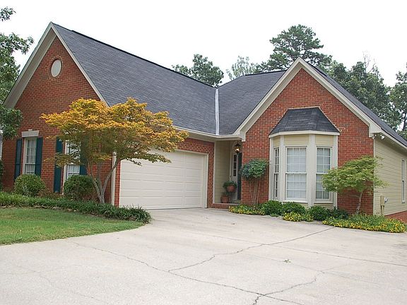 Front with mail level garage