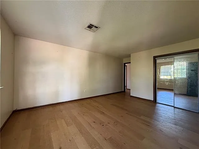 2 bed, 2.0 bath, 1003 sqft, $1,100 — Photo 2