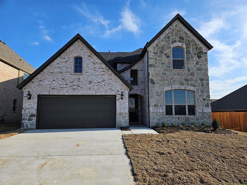 1st image of 445 Winsland Ln