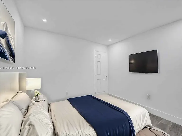 5740 Mayo St — Photo 6