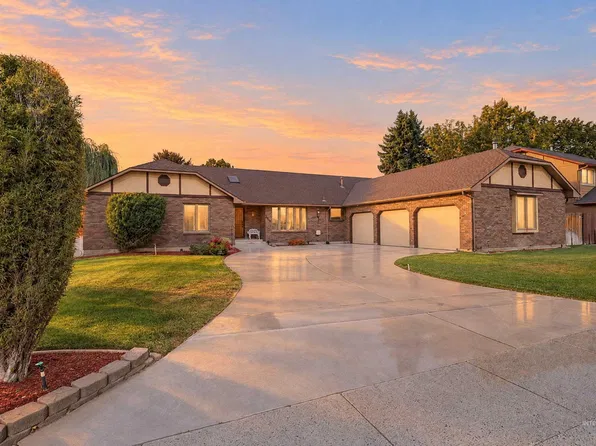 8844 W Brookview Dr, Boise, ID 83709