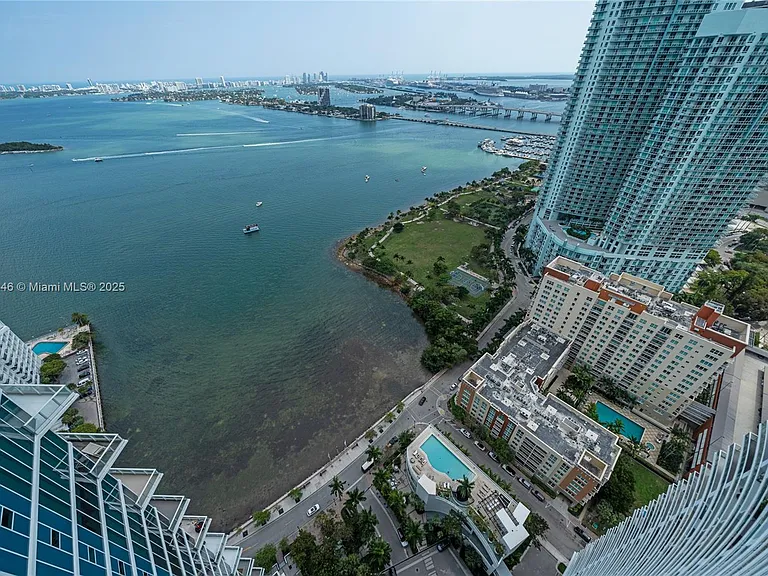 2020 N Bayshore Dr #4004 — Photo 9