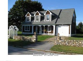 12 Niantic River Rd, Waterford, CT 06385