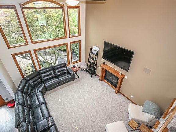 5th image of 775 Mallard Dr