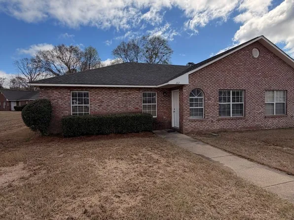 207 Harmon Dr, Auburn, AL 36832