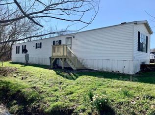 39 Leisure Ln, East Flat Rock, NC 28726