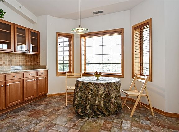 5th image of 11921 Windemere Ct APT 301