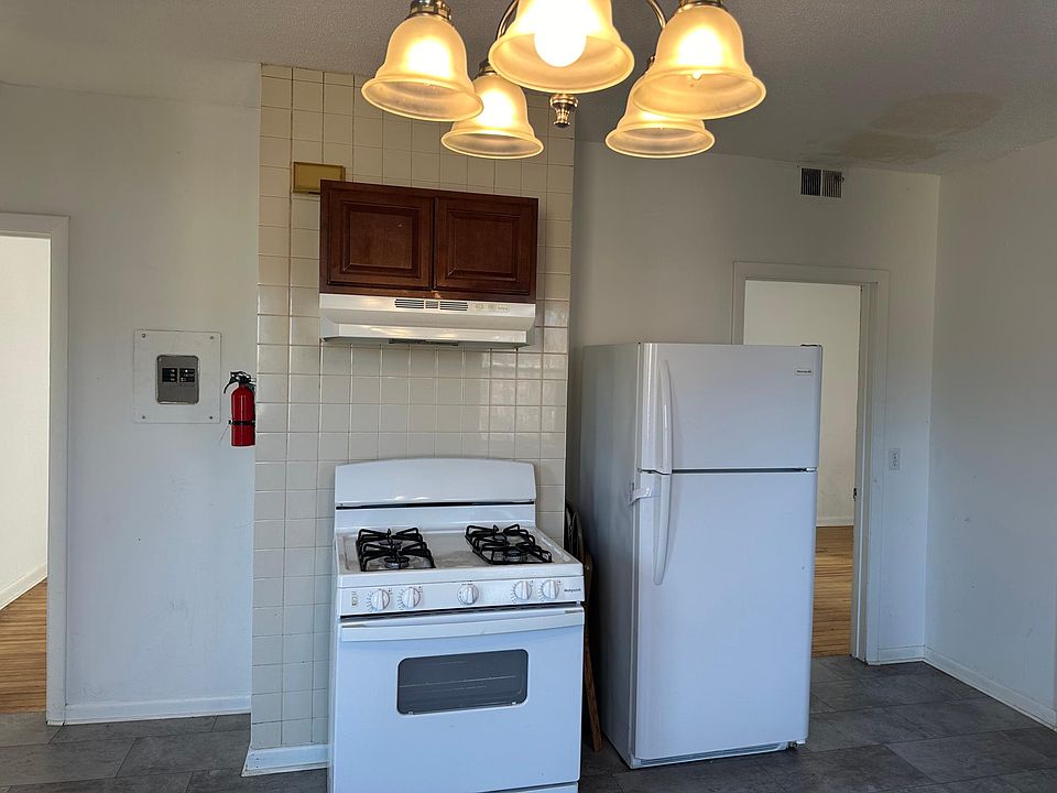 1st image of 9 Adeline St APT 2