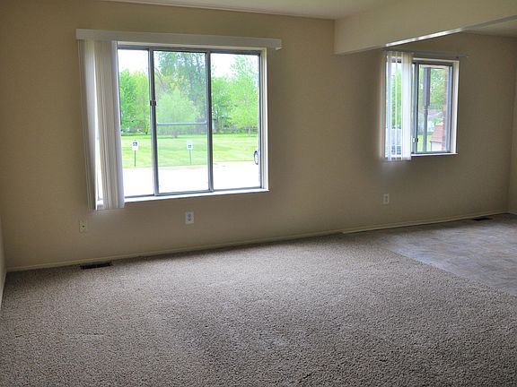 4th image of 28921 Little Mack Ave
