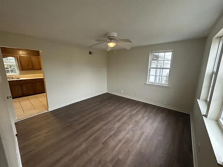 300 Pleasant St #A — Photo 2
