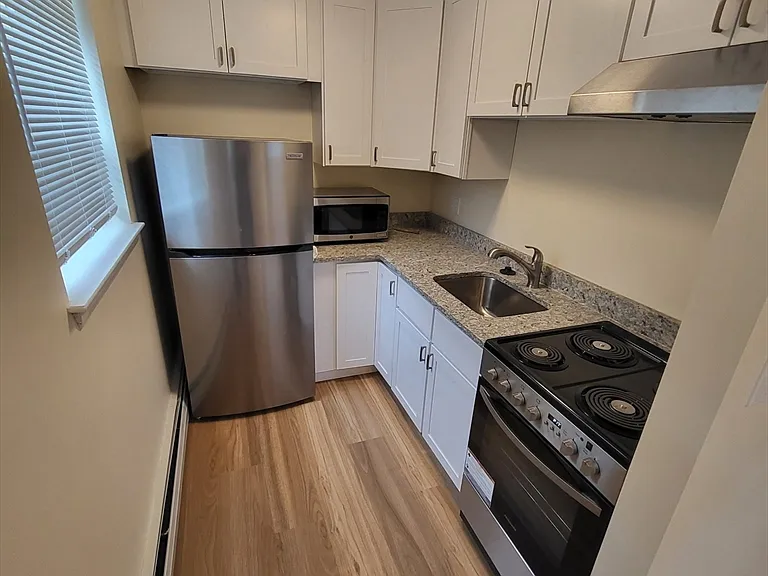 210 Hillside Ave #15 — Photo 2