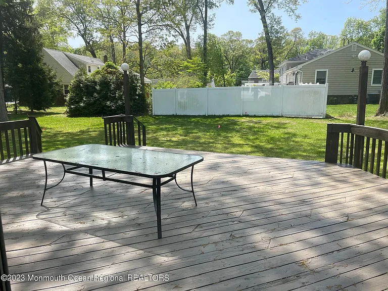 12 Greenbrier Rd — Photo 15