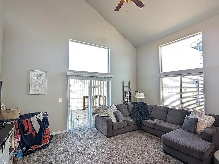 6452 Vedder Dr — Photo 10