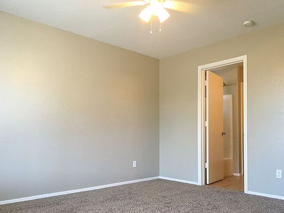 4th image of 2229 E Grovers Ave