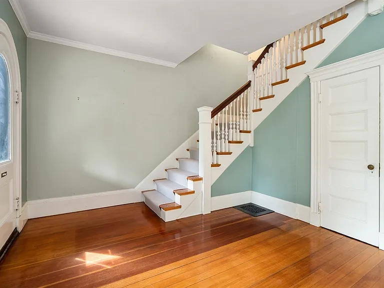 18 Eaton Ct #18 — Photo 12