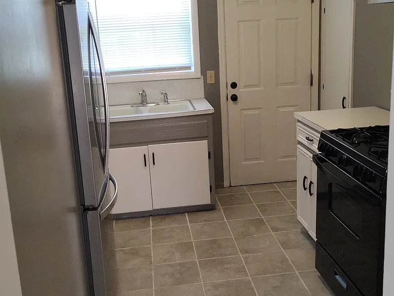 5692 N Lewis Ave — Photo 15