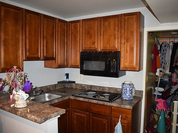 2nd image of 1317 Manning Way