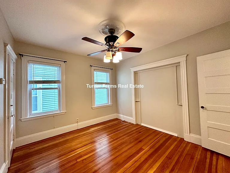 30 Roseclair St — Photo 31