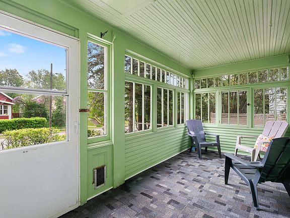 4th image of 1515 N 8th Ave E
