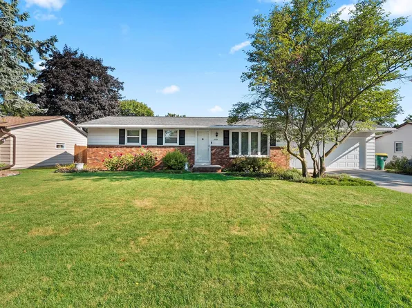 2579 Van Beek Rd, Green Bay, WI 54311