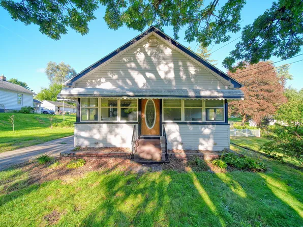 714 S Sutton Rd, Jackson, MI 49203