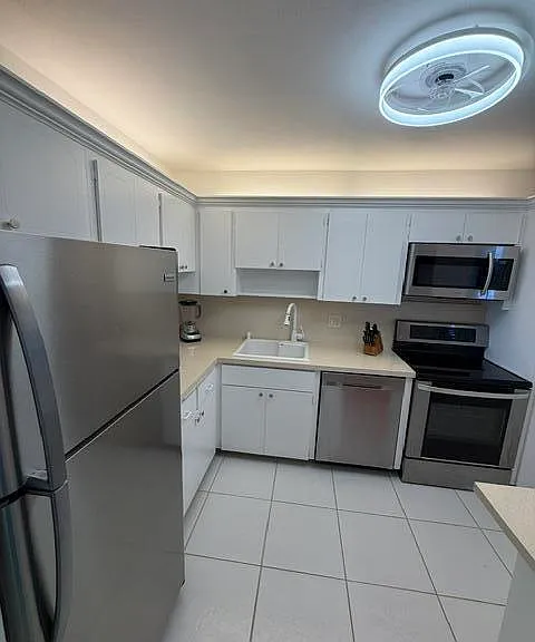 29 Yacht Club Dr #304 — Photo 8