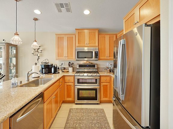 4th image of 402 Birch Ridge Drive