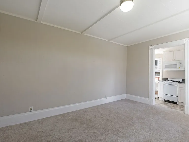 1530 Minturn St - Studio | 1 bath | Lower rear unit — Photo 5