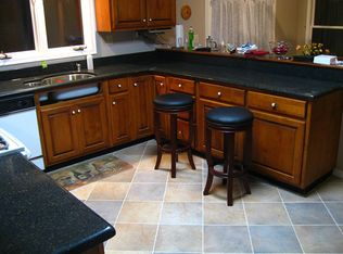 1125 Red Oak Dr, Garnet Valley, PA 19060