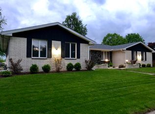 133 Meadowbrook Ln, Morris, IL 60450