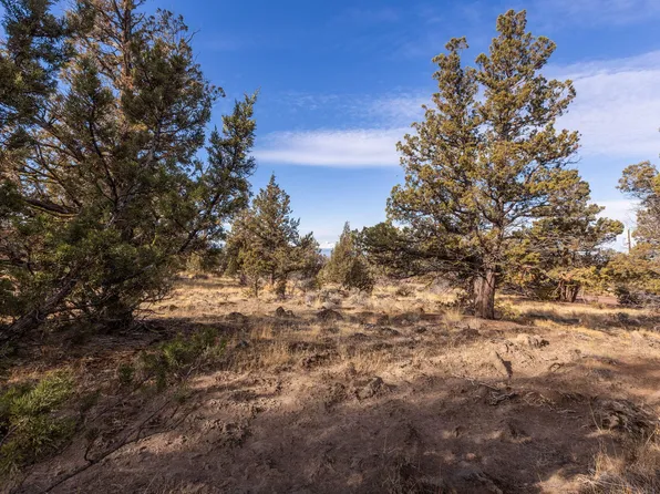 65700 93rd St, Bend, OR 97703