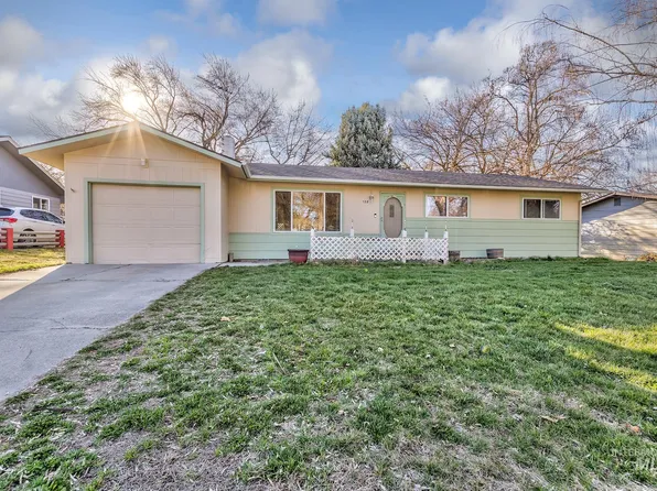 128 S 20th St, Payette, ID 83661