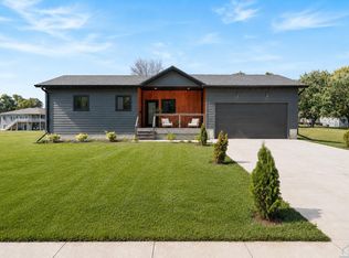 707 S Greene St, Rock Rapids, IA 51246