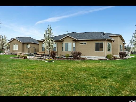 5th image of 115 E Paradise Cove Ln #13