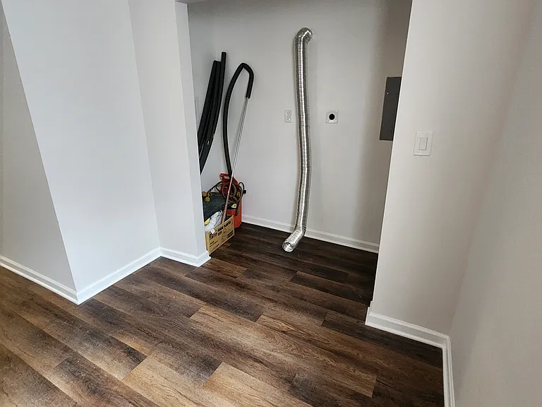 2143 N Mobile Ave — Photo 7