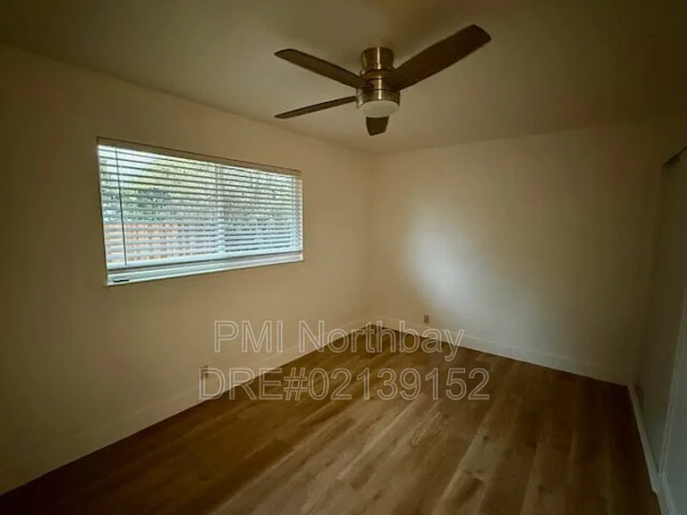 1019 Wallace St — Photo 7