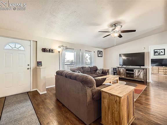 5th image of 19590 Oasis Ave