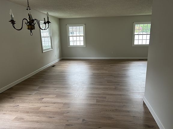 3rd image of 60 Glover Ln